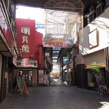 京橋駅前商店街にも通じる
