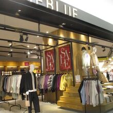 意外にブルーが少ないです