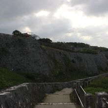首里城沿いの遊歩道