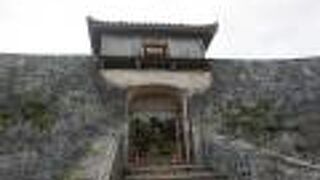 かつては通用門だった門