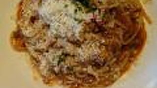 ピザ、サラダなどが食べ放題