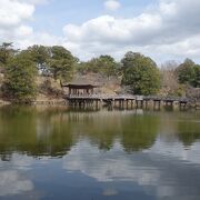 奈良公園の一番東にある池。浮見堂がある。