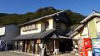 日本最古の神社の門前にある道の駅 （道の駅 熊野 花の窟）