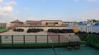 正殿は火災で焼失していました。礎石だけが見れます