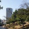 平和記念公園にほど近く、バスや路面電車も便利に使える