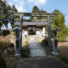 定林寺跡に鎮座する春日神社