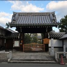 寺院が集中するエリアにある