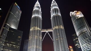 クアラルンプールの人気観光スポットのツインタワー