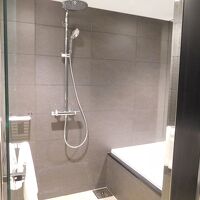 バスルーム。洗い場付きで便利。