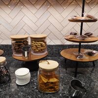 ラウンジでティータイム。フィナンシェが美味しい。