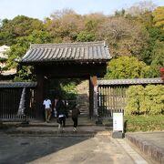 現存する宇和島城の門です