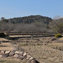 砂川沿岸を整備した