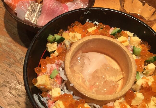 一時期インスタ映えで人気だった2段海鮮丼