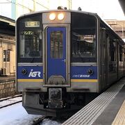 旧東北本線を走るローカル電車