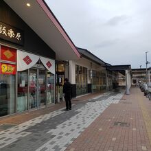 上りエリアの建屋