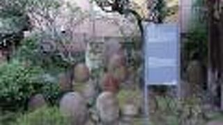 かつて力士が使った力石です