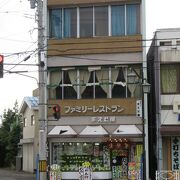 芦原温泉の駅前にあります