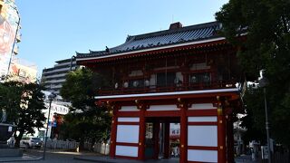 商店街が賑やかな大須の観音さん