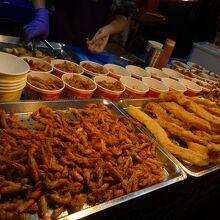 揚げ物もたくさん！誘惑の園。