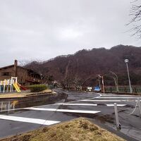 赤谷湖展望台のすぐ近くにある、抜群のロケーション。