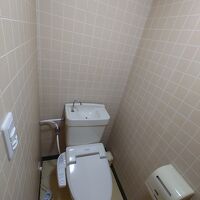 部屋トイレはウォシュレット付き。