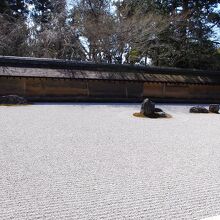 特徴的な石庭。