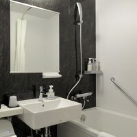 バスルームも清潔感抜群です