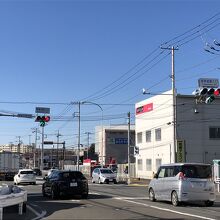 八王子街道の海軍道路入口交差点