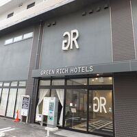 平面駐車場の側面出入口