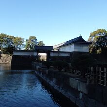 土橋の大手門橋