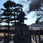 羽村草花丘陵歩きで玉川兄弟像を見に行きました