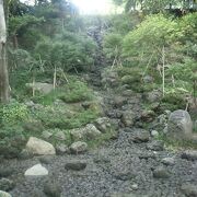 日本人初のランドスケープデザイナーによって設計された滝
