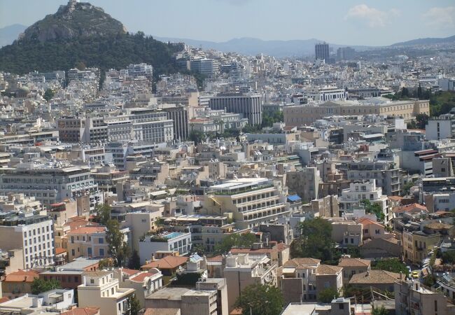 アテネ市街地で最も標高が高い丘