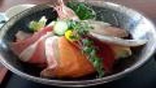 海を見ながらおさかなランチ