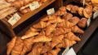 たくさんの種類の美味しいパンが売ってたけど、リピートしたいほどではなかった…。