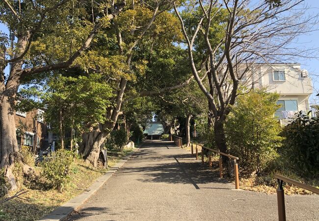 原宿村の鎮守として創建