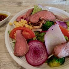 ごちそうローストビーフサラダ