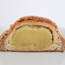 栗粉のメロンパン　断面