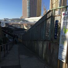 日暮里駅からすぐ