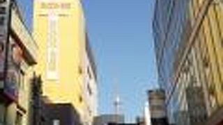 仲見世をクロス