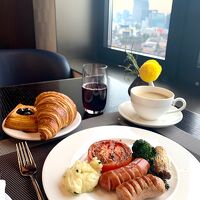 ラウンジの朝食