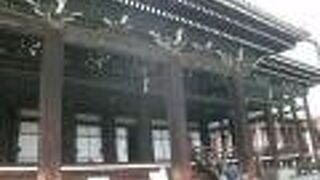 荘厳な雰囲気に圧倒されました