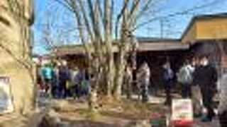 平日でもユニバ並みの人の多さです！