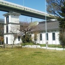 敷地内から見た教会