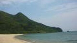 周りを山に囲まれていて静かで綺麗