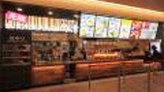 平日昼は行列ができていました