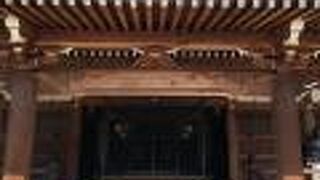 大日如来坐像を祀る