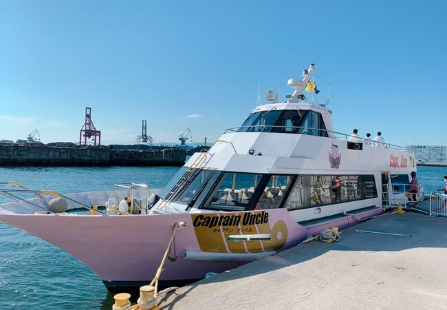 桜島(USJ)と天保山（海遊館）を結ぶシャトル船!　陸路で移動するより断然便利です。
