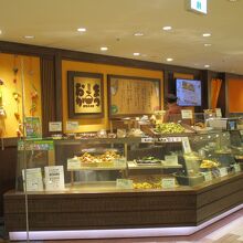 九州屋ジューススタンド寄り