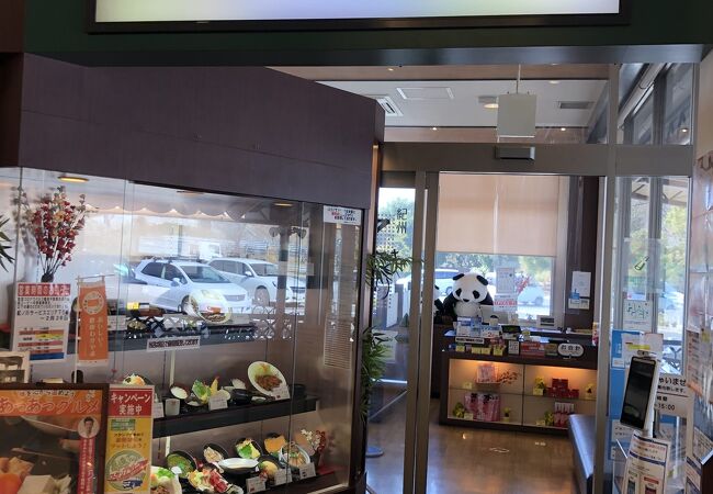 てまりは紀ノ川サービスエリアの中にある本格レストランです。